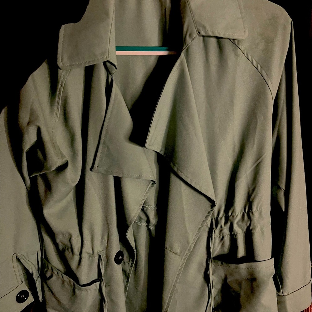 Light green quarter sleeve jacket